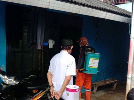 Penyemprotan Cairan Disinfektan di Kelurahan Sukapura Rampung 2 Pekan