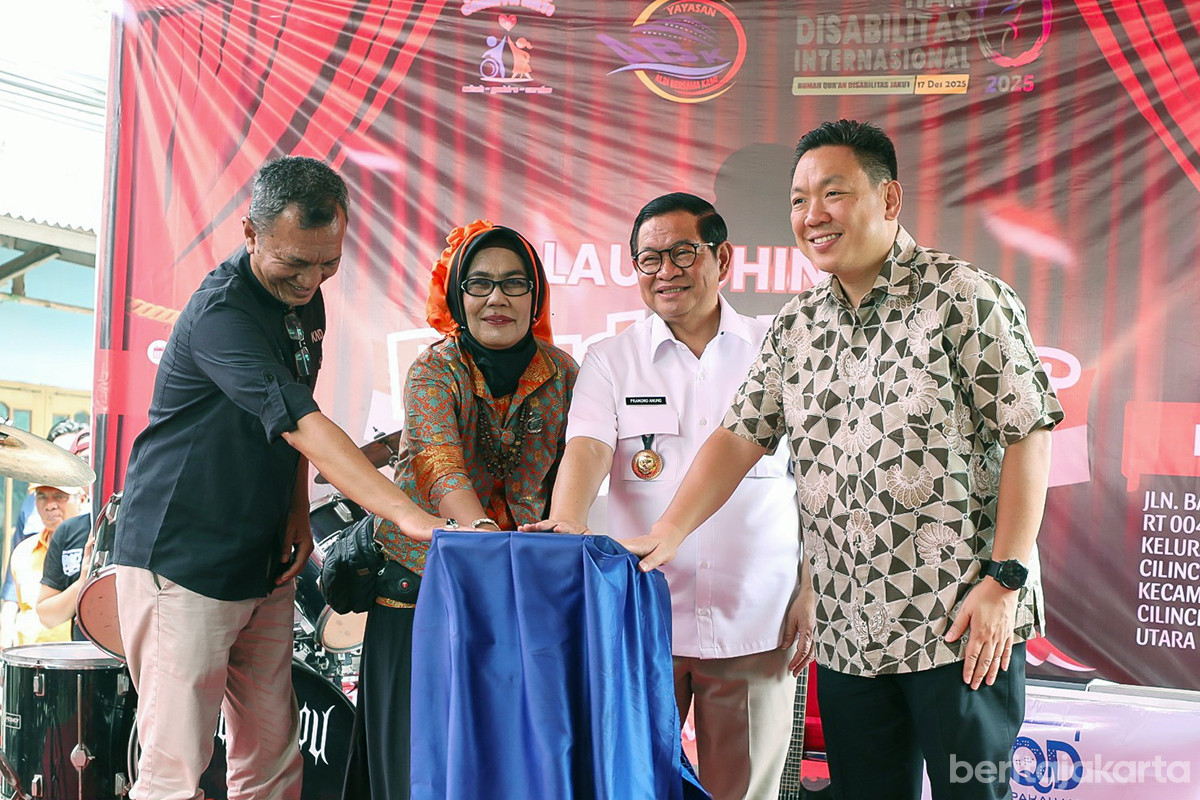 Pramono resmikan PAUD Inklusif Cahaya Hati di Cilincing, Jakarta Utara, Selasa (16/12)