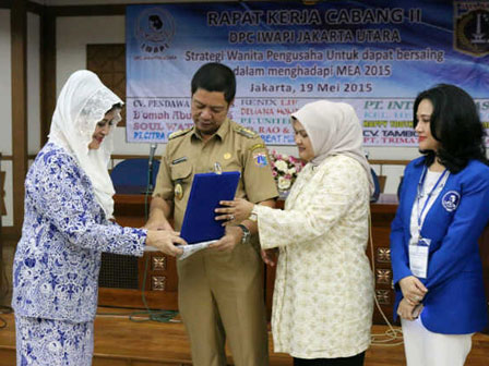 Walikota Jakut Motivasi Wanita Pengusaha Indonesia Agar Berdaya Saing