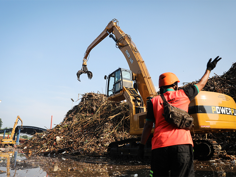 Dinas Lingkungan Hidup Pastikan Penumpukan Sampah Pasca Banjir Teratasi