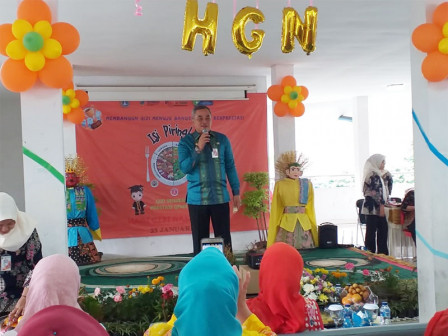  Wali Kota Jakpus Peringati Hari Gizi Nasional dan Hari Kanker Sedunia di RPTRA Pulo Gundul 