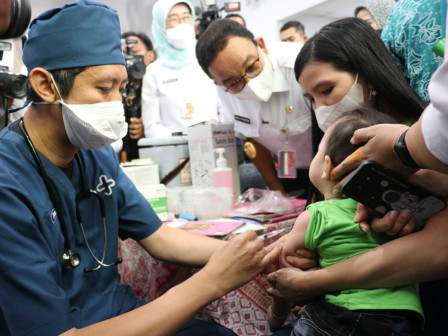 Sukseskan BIAN, Gubernur Anies Ajak Orang Tua Lengkapi Status Imunisasi Anak 