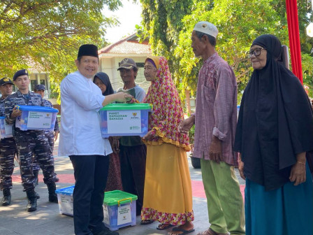 300 Mustahik Kelurahan Pulau Panggang Terima Paket Ramadhan Baznas 