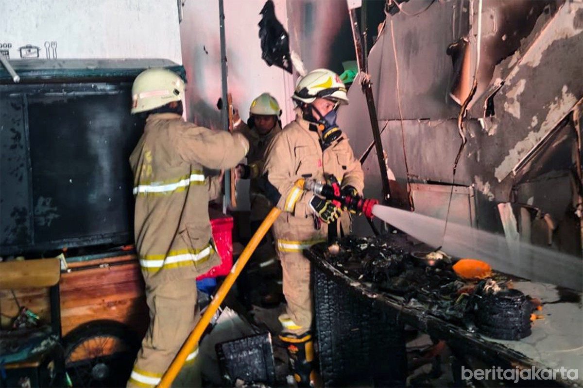 Kebakaran Rumah Makan di Kelapa Gading