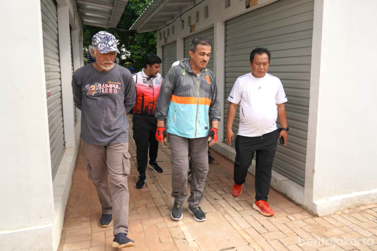 Anwar dan jajaran Pemkot Jaksel meninjau Persiapan Sentra Fauna dan Kuliner Lenteng Agung