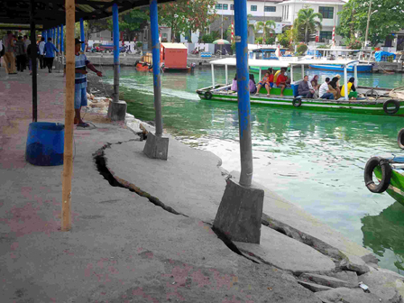 Dermaga Pulau Pramuka Rusak Tak Terawat