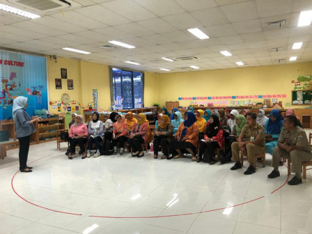 Guru PAUD se Kecamatan Tanjung Priok Ikuti Pelatihan Metode Montessori