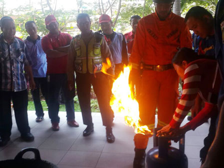  Simulasi Kebakaran Digelar di Apartemen Kelapa Gading