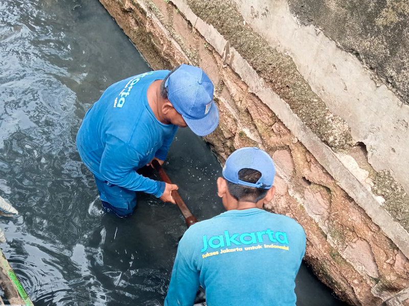 Pengerukan Saluran Phb di Karet Pasar Baru Tumur V Rampung 