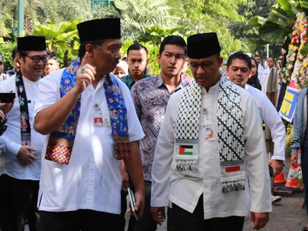  Gubernur Tinjau Dinding Gedung DPRD yang Menggelembung 