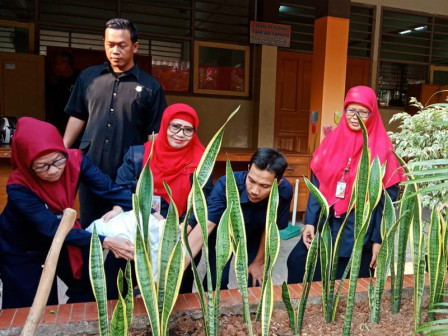  Sudin Kehutanan Jakut Gencarkan Penghijauan di Sekolah	