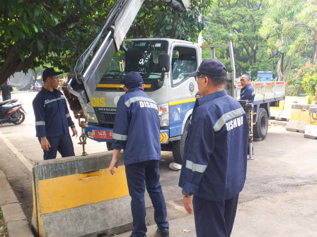 Tiga Titik Barier Beton di Jalan Kawasan CNI Kembangan Dibuka 