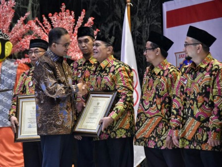 Anies Sambut Para Pendonor Darah Penerima Penghargaan Satyalancana 2017