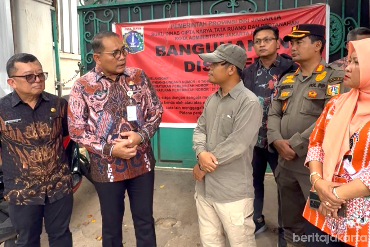 Wali Kota Jakpus Gembok Bangunan Tanpa PBG di Menteng