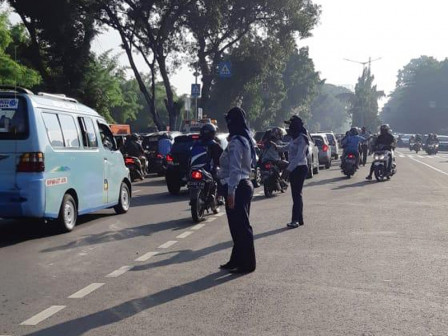 30 Personel Sudinhub Jaksel Siaga di Kawasan TMP Kalibata 