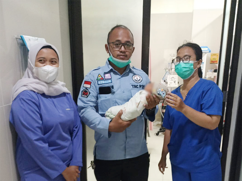  Sudinsos Jaktim Serahkan Bayi ke Panti Sosial Tunas Bangsa