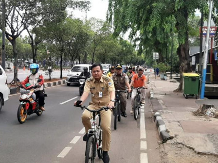 Petugas Gabungan Patroli Sepeda di Matraman