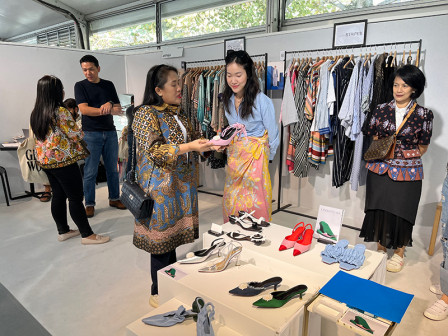  UMKM Binaan Jakarta Entrepreneur Hadir di Paris Fashion Week