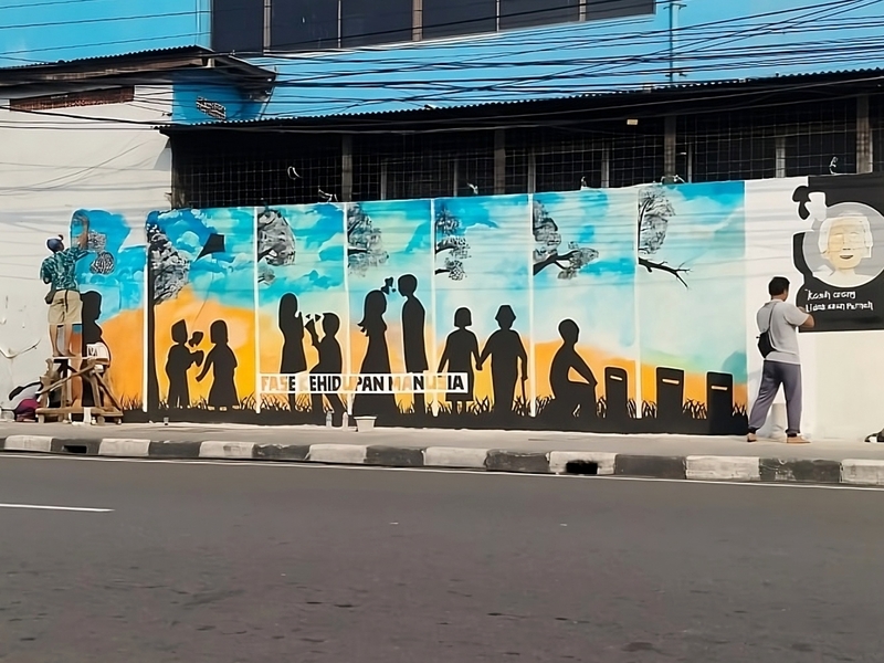 PPSU dan Warga Kolaborasi Buat Mural di Balimester