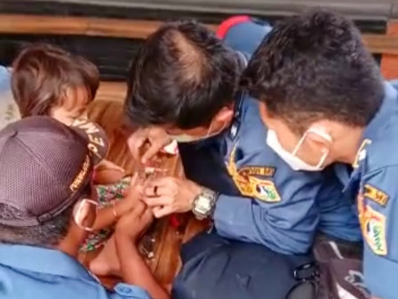 Petugas Berhasil Evakuasi Cincin Jari Anak di Pulau Lancang 