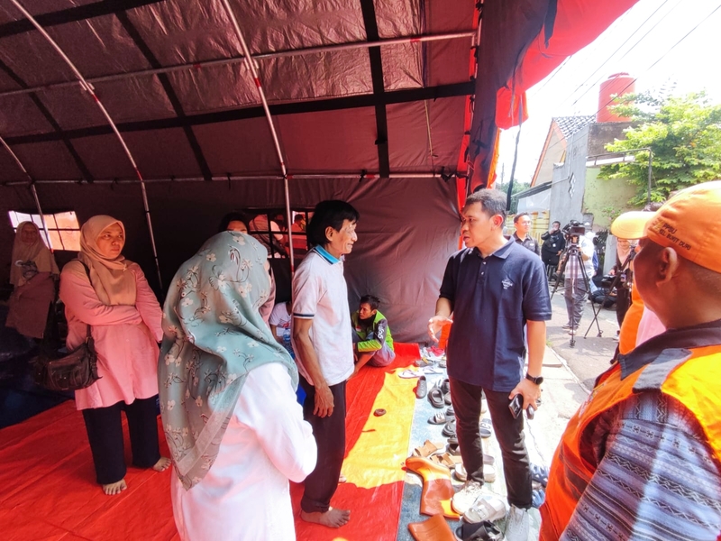 Camat Tebet Pastikan Warga Penyintas Kebakaran Terpenuhi Kebutuhannya