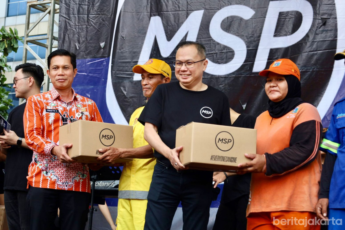 Pasukan Pelangi di Jakpus Terima Bantuan Paket Sembako