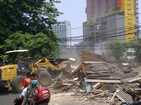 Dibongkar, Lima Sektrariat RW Keluhkan Belum Ada Tempat Relokasi