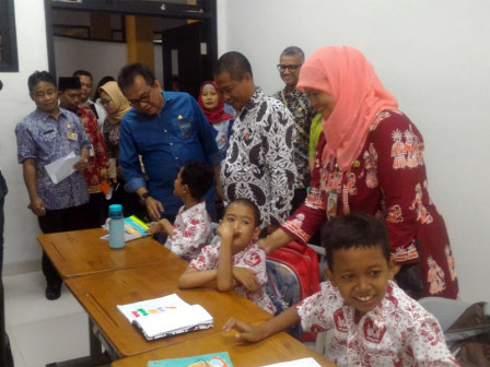  Banggar DPRD DKI Mengusulkan Agar Sarana dan Prasarana SLBN 09 Sunter Agung Segara Ditambah	