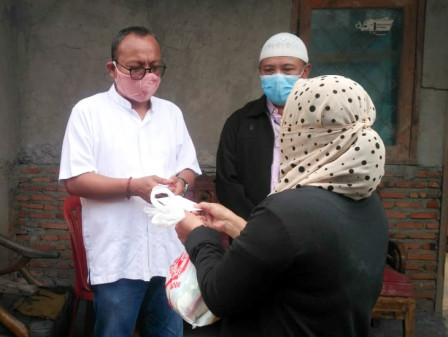 Dewan Berikan Bantuan pada Pemilik Rumah yang Terkena Puting Beliung