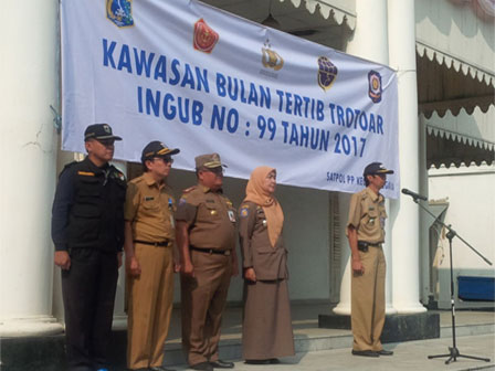 Sterilisasi Trotoar Simpang Tiga Jatinegara Belasan Kendaraan Ditertibkan