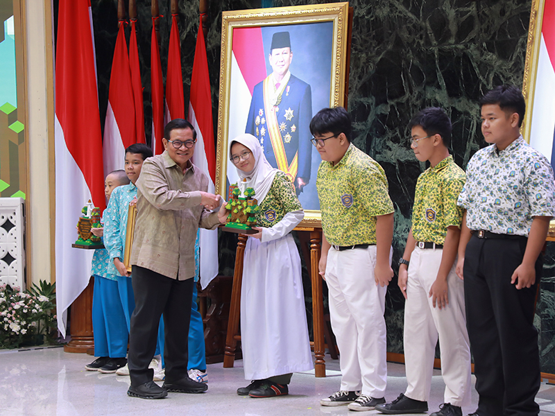Pramono Apresiasi Inovasi Pelajar di Kompetisi School Reinventing Cities 2025