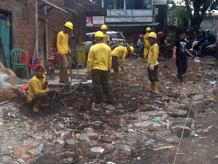 Sudin Bina Marga Jakut Refungsi Jalan Sisi Kali Sunter