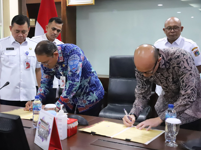 Wali Kota Jakpus Tandatanganu BAST Fasos Fasum PT Kompas Media Nusantara 