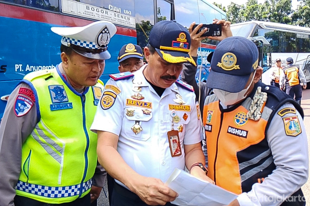 Razia Bus AKAP di Terminal Kampung Rambutan