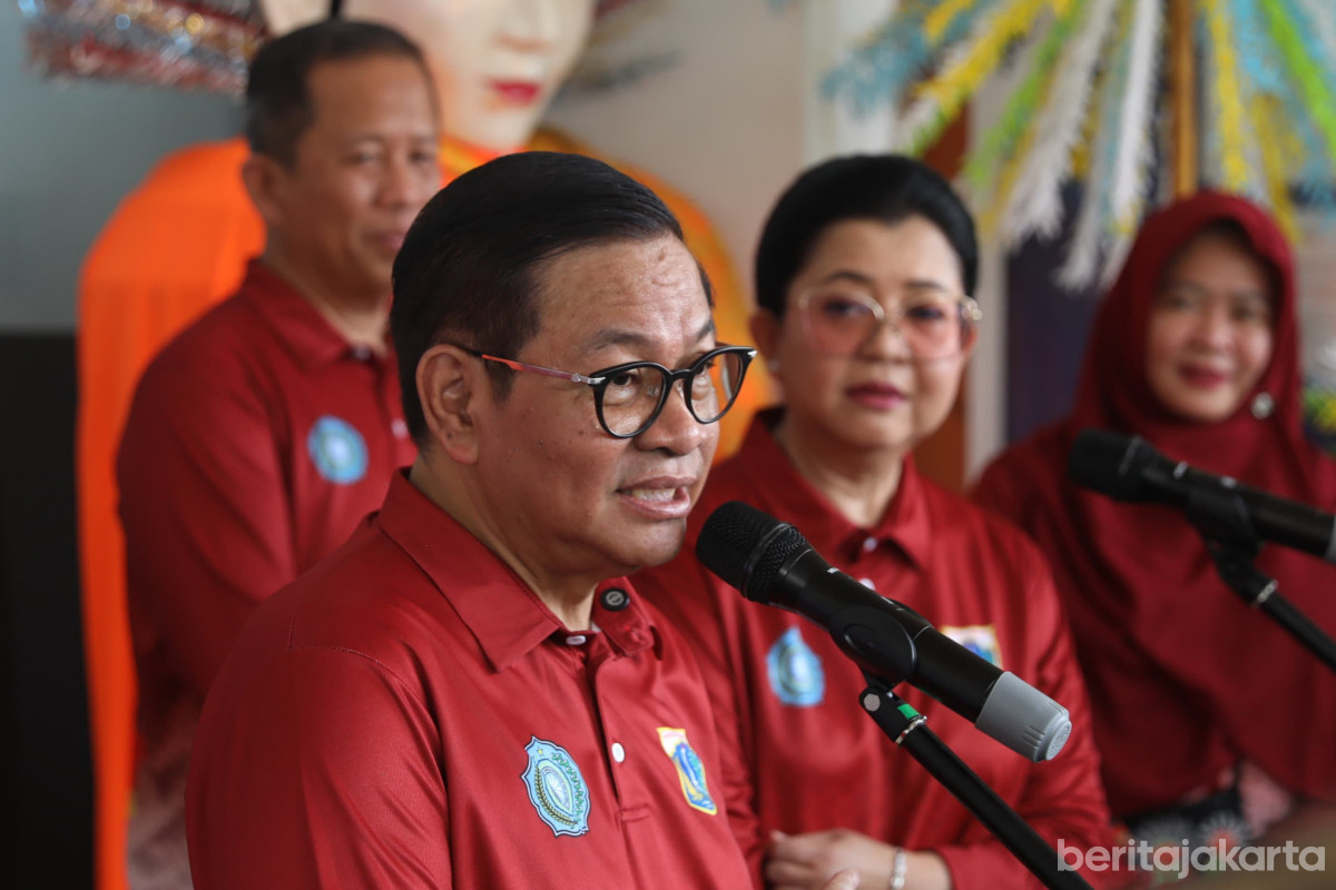 Pramono Anung memberikan keterangan pers setelah acara Temu Kader PKK