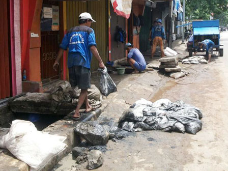  Dua Saluran PHB di Kebon Kosong Dibersihkan 