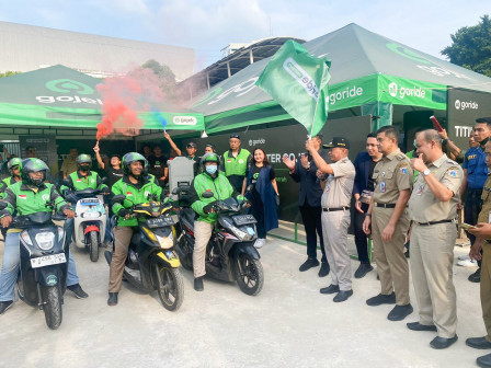 Pemkot Jakpus Resmikan Shelter Gojek di Stasiun Palmerah 