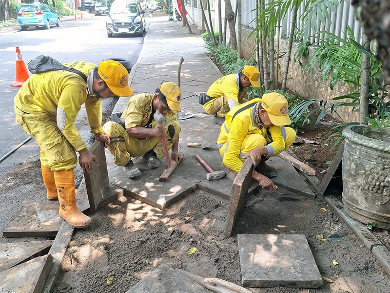 https://multimedia.beritajakarta.id/photo/2014_508c75c8507a2ae5223dfd2faeb98122/ 5036 Titik Trotoar di Jakpus Sudah Diperbaiki