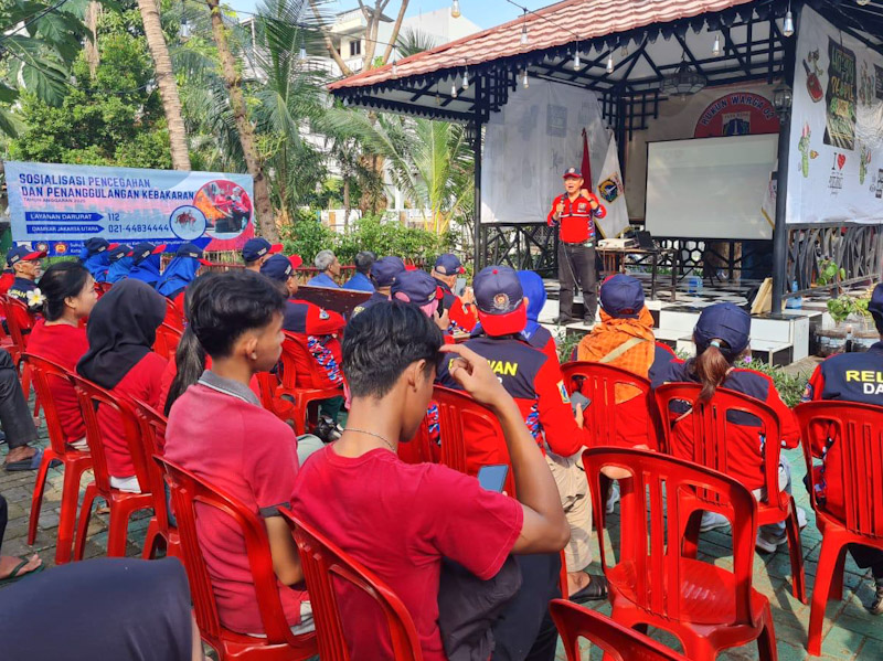 Warga Tugu Utara Disosialisasikan Program Gerakan Masyarakat Punya Apar 