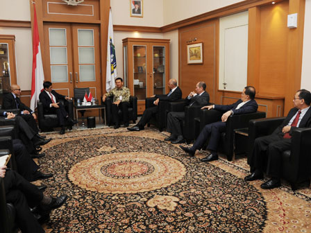 pertemuan dengan menteri negara kementerian singapura