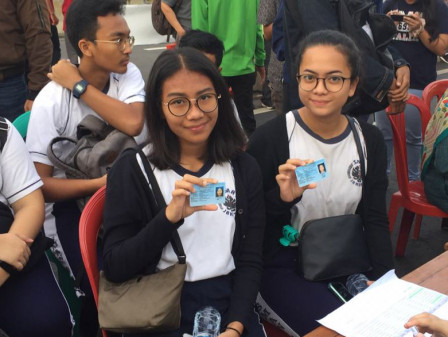 Puluhan Pelajar Ikut Perekaman e-KTP di HBKB Antasari