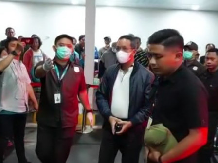 Pj Gubernur Kunjungi Korban Kebakaran Depo Pertamina di RSUD Koja 