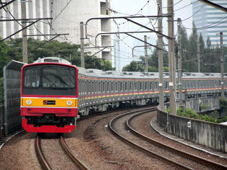 Perjalanan Kereta Commuter Line Terganggu