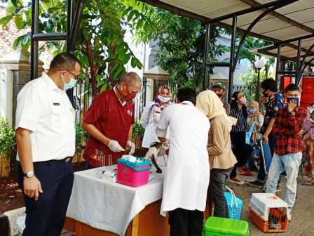  122 HPR di Bukit Duri Disuntik Vaksin Rabies