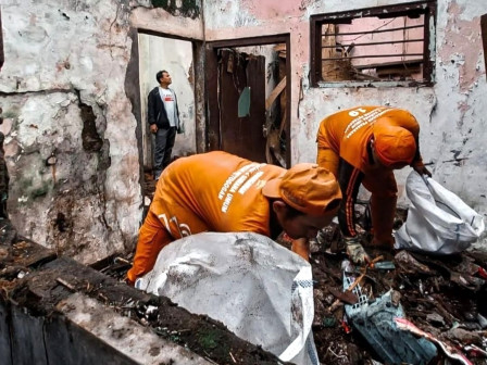  15 PPSU Kelurahan Petogogan Bersihkan Lokasi Berpotensi Menjadi Sarang Nyamuk 