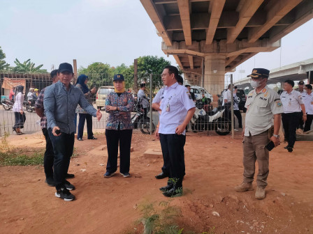 Personil Gabungan Tinjau Lokasi Pembangunan Jalan di Kolong Tol Becakayu