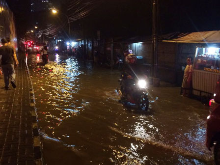 Genangan Air di Jl Perintis Surut Tidak Sampai Satu Jam