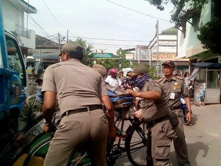 Tujuh Becak di Jl Warakas Raya Ditindak