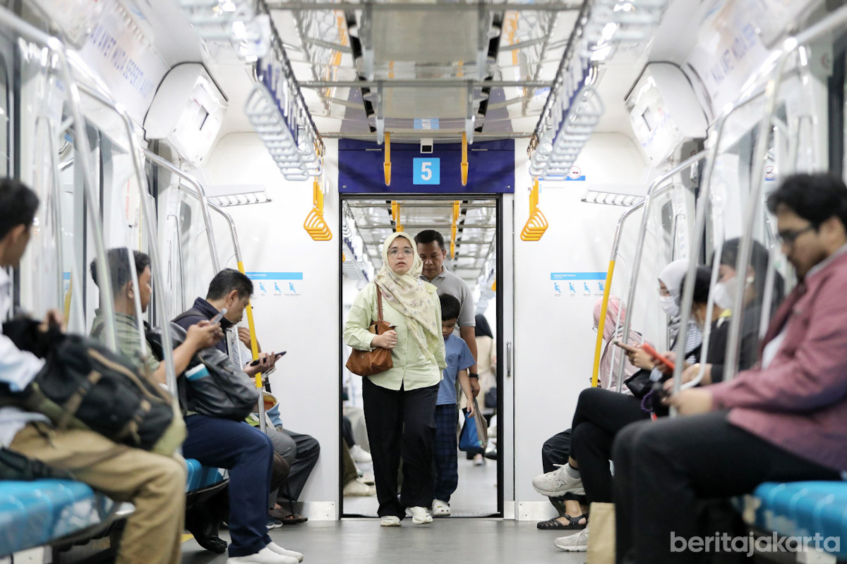 penumang mrt jakarta