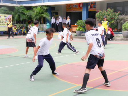 22 Teams Participate in Hadang Traditional Sports Championship in West Jakarta